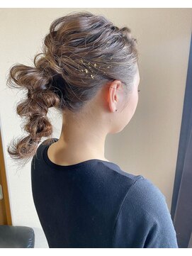 フィオーレ ヘアデザイン(FIORE hair design) 編みおろし/ラーメンマン/金箔ヘア