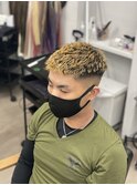 スキンフェード+ツイストパーマ