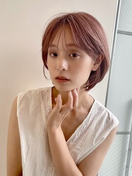 イヴォークトーキョーオーサカ(EVOKE TOKYO osaka) シースルーバング 耳かけ ショートボブ ブリーチ ピンクベージュ