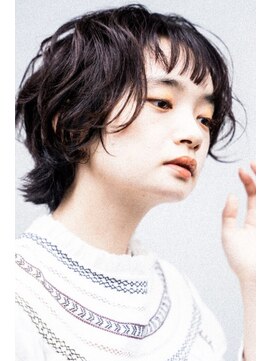 ワク(WAKU) パツっとオン眉が可愛いラフな動きボブウルフ　イメチェン