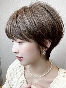 ルーファス 恵比寿 渋谷(Ruufus) 白髪ぼかし×艶ブラウン丸みショート