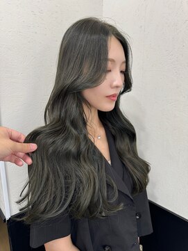 ラグナ(LAGUNA) 【ブリーチなしダブルカラー×オリーブ/ロング/20代/30代/40代】