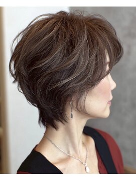 ハーツ(Heart's) 白髪ぼかし/イメチェンヘアスタイル/前髪カタログ/ショートボブ