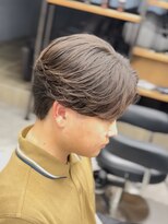 オーバル バイ アピッシュ(OVARL by apish)&nbsp;曲がる縮毛矯正メンズ毛流れパーマ落としフェザーセンターパート