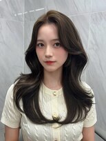 リュネル(Lunel)&nbsp;女性らしさを引き出す上品レイヤーカット