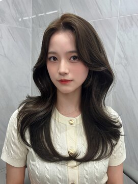 リュネル(Lunel) 女性らしさを引き出す上品レイヤーカット