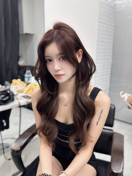 ロムーク 表参道(LOMKH) 小顔ロングレイヤーカット顔周り冬グレージュカラー透明感カラー