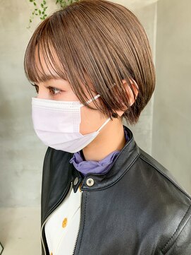 テトヘアー(teto hair) ショートボブ、前下がり、丸みショート、ミルクティベージュ