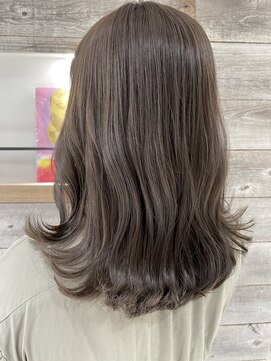 アイヴィ 表参道(IVY) オリーブベージュ【肥田亜沙美】