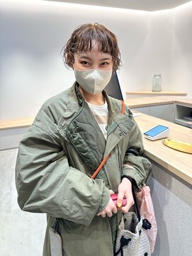 ユーア(yuur.) オン眉×パーマ