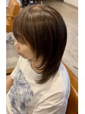明るすぎない白髪ぼかし×ミディアムウルフレイヤー