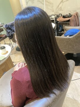 アンフィ 矢向(Anphi) 10-18 さらつやロングヘア