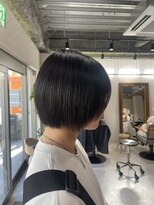 クム 横浜(qumu) ボブへ伸ばしかけショート