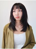 黒髪ミディアムレイヤーカットくびれヘアオン眉