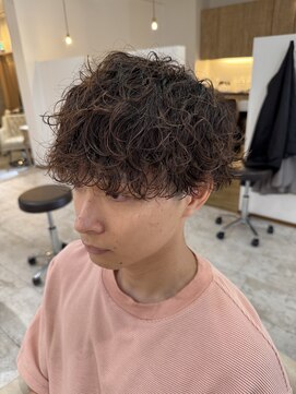 アクシュ(aqush) メンズマッシュ×波巻きパーマ