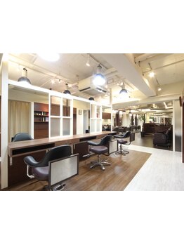 大人女性だからこそ抱えるお悩み…【Emi】が解決します！女性スタイリストが多いので悩みも相談しやすい◎