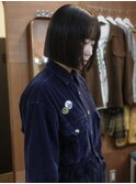 ケアカラーグレージュ艶暗髪パツっと切りっぱなしボブ