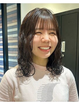 スミス 秋葉原(Smith) ミディアムパーマ暖色ブラウンカラー