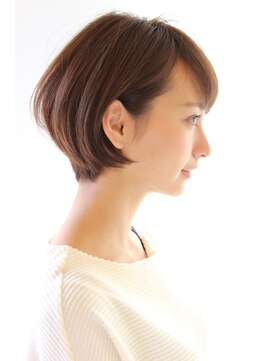 レウナ 外苑前(Reuna) ３０代・４０代・５０代に人気シルエットが綺麗なショートボブ