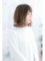 ミック ヘアアンドビューティー 大山店(miq  Hair&Beauty)&nbsp;斜めバング×くせ毛風カールのグラデーションカラーラフミディ