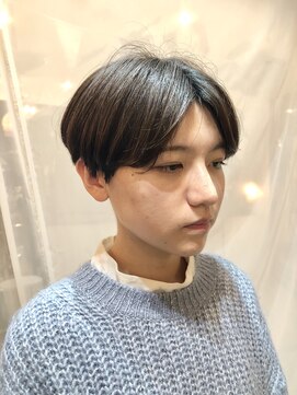 アロウズ(Arrows) センターパートのハンサムショートヘア