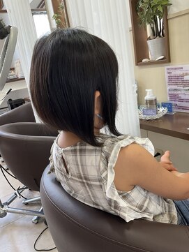 コアフィールフィス(COIFFURE fils) 【見附　今町】キッズカット　女の子カット　前下りボブ　前下り