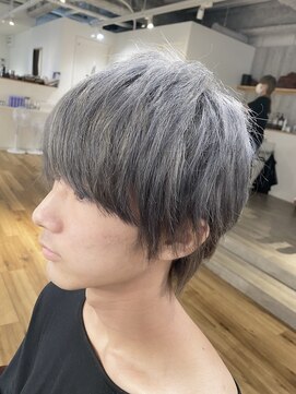 イコ(.ico) グレーアッシュ×ナチュラルショート