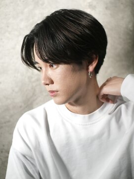 イーラ(era) ナチュラル毛流れセンターパート刈り上げツーブロック