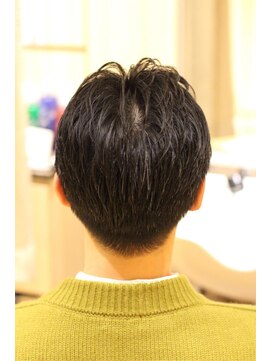 ヘアーモードキクチ 日本橋三越前店 ツーブロック バックスタイル