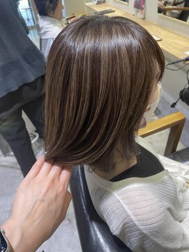 リタ(rita.) まつだて/ハイライトカラー/透明感/艶髪