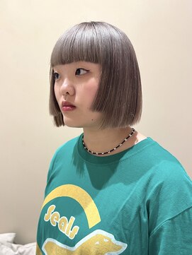 ネロ ヘアサロン ネイビー 渋谷(NERO HAIRSALON NAVY) 【近藤真帆】姫カット ミニボブ グレージュ 大人ハイトーン