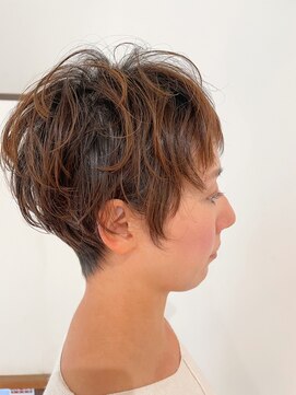 ロカ(Roca) 頭の形が綺麗に見えるハンサムショート