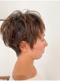 頭の形が綺麗に見えるハンサムショート