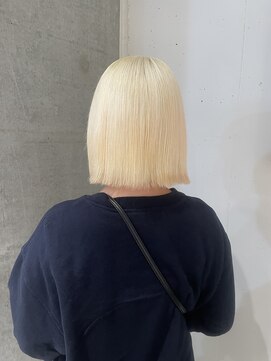 モニカ(MONIQA) ブロンド