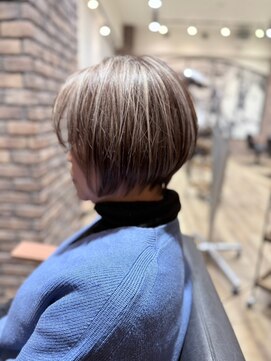 ヴァン カウンシル 王子(VAN COUNCIL) 大人女子のハンサムショート×透明感カラー くすみカラー#4