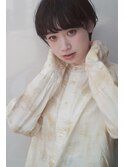 黒髪ショート小顔ワイドバング