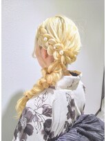 ヘアーアンドメイク ディライト(Hair&Make Delight)&nbsp;サイド編みおろし