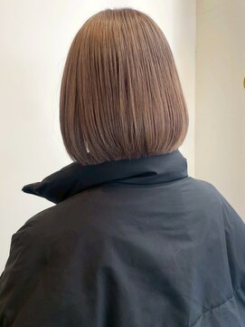 ベルフェミンキルン(Belle femin kilun) ベージュカラー 顔周りカット レイヤー ショートボブ 艶髪