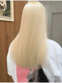 ミルクティーベージュブロンドブリーチカラーレイヤーカット