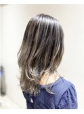 くびれレイヤーバレイヤージュ