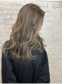 ハイライトカラー　グレージュ　大人かわいい　ニュアンス
