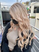 ローレン(Rollen)&nbsp;大人気のホワイトベージュ×シールエクステ【RolleN】