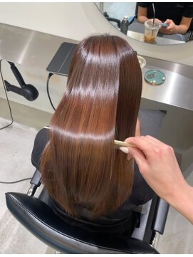 エレナ バイ アルテフィーチェ(elena by artefice) 透明感たっぷりベージュカラー