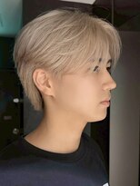 サンクマーケット 渋谷(cinq MARKET)&nbsp;渋谷メンズブリーチカラーハイトーンカラーセンターパート30代