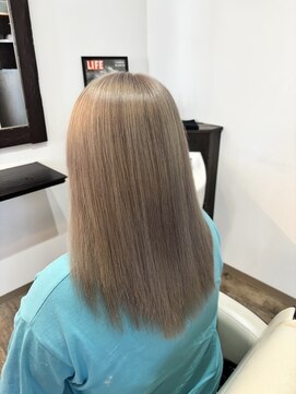 ニコ ヘアリラクゼーション(Nico hair relaxation) 20代30代40代透明感カラーシルバーベージュ×ナチュラルロング