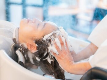 エクシアフロット(exia’D flot)の写真/エクシアのヘッドスパで頭皮のベタつき、臭いもスッキリ！疲れもスッキリ♪髪も心もリフレッシュできる◎