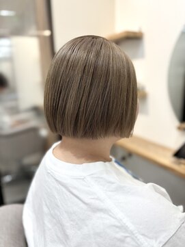 シアエミュー 新越谷店(SHEER emu) 柔らかベージュカラー