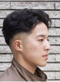 短髪フェード+ルーズパーマ