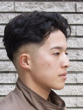 ザバーバー 渋谷(THE BARBER) 短髪フェード+ルーズパーマ