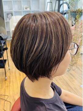 アンシークレット(Un Secret) 大人の立体感ショートボブ×極細ハイライト